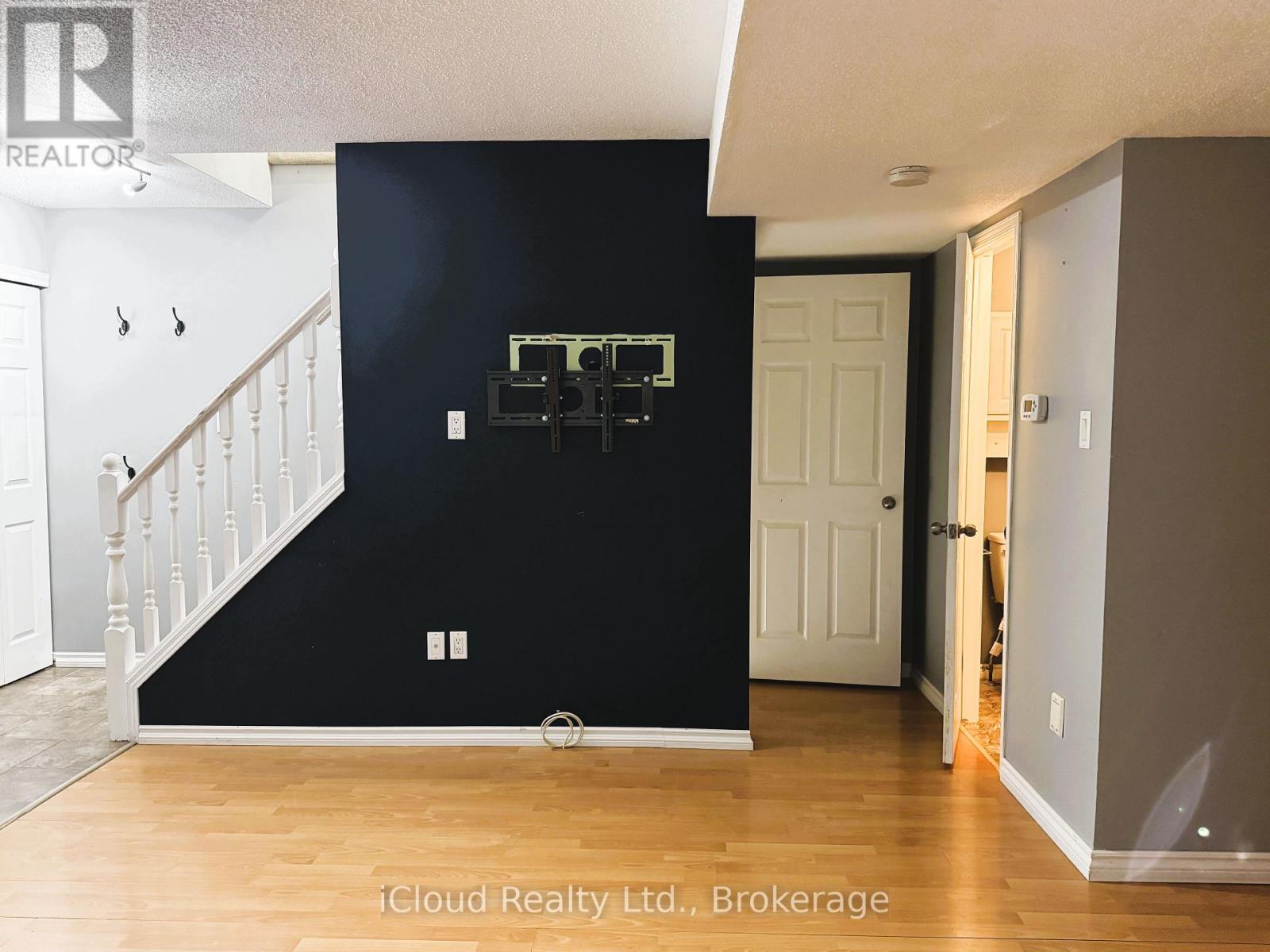 20 Daybreak Drive, London East, Ontario  N5V 4V7 - Photo 7 - X12582704