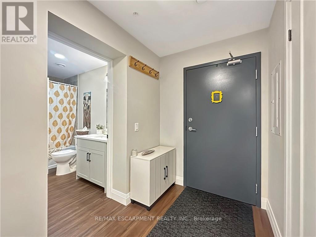 213 - 64 Main Street N, Haldimand, Ontario  N0A 1H0 - Photo 2 - X12582784