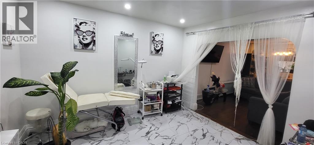 4 Nickle Street, Toronto, Ontario  M6M 2H6 - Photo 3 - 40790810