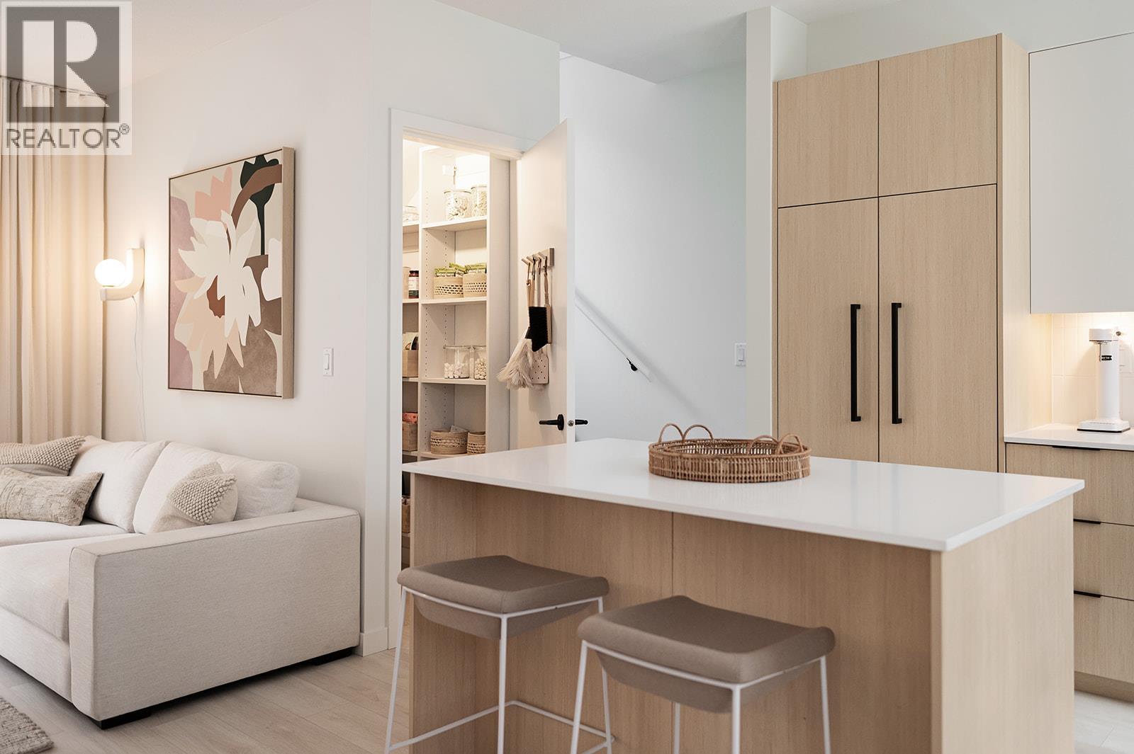 125 2045 Heritage Park Lane, North Vancouver, British Columbia  V7H 0E3 - Photo 3 - R3070622