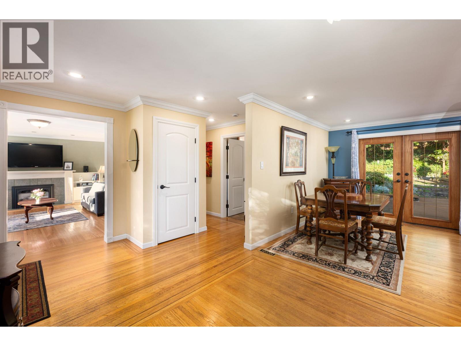 3658 Loraine Avenue, North Vancouver, British Columbia  V7R 4B8 - Photo 9 - R3070623