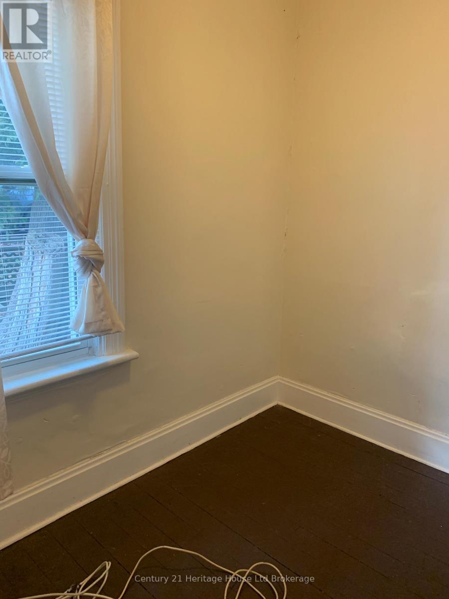 187 Park Row, Woodstock, Ontario N4S 1V9 - Photo 4 - X12580290