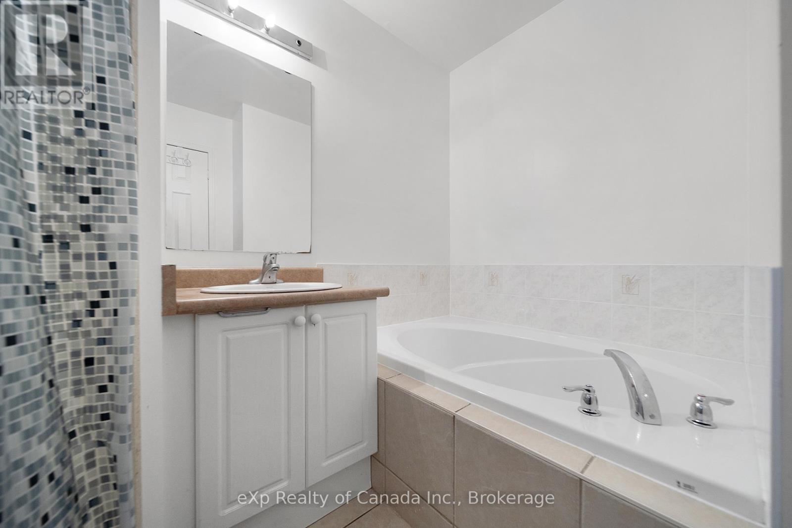 3314 Flagstone Drive, Mississauga, Ontario  L5M 7T7 - Photo 21 - W12582800