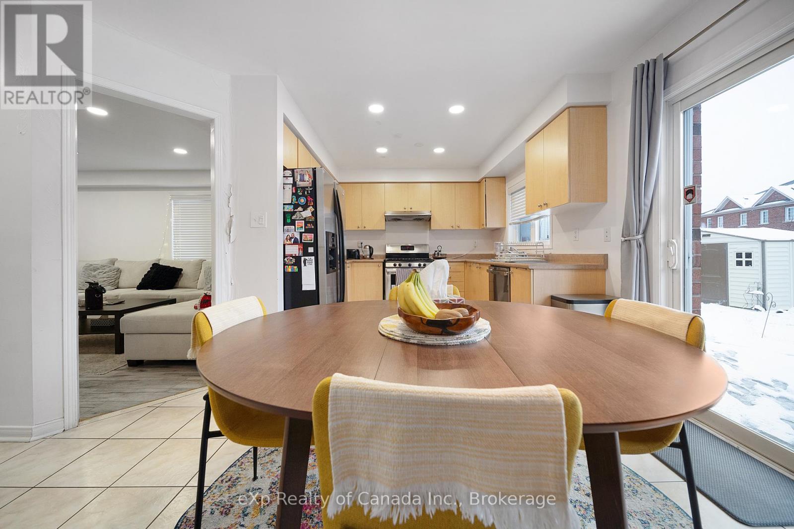 3314 Flagstone Drive, Mississauga, Ontario  L5M 7T7 - Photo 8 - W12582800