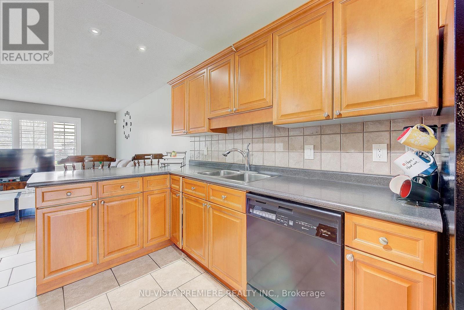 494 Exmouth Circle, London East (East I), Ontario  N5V 5G7 - Photo 13 - X12439632