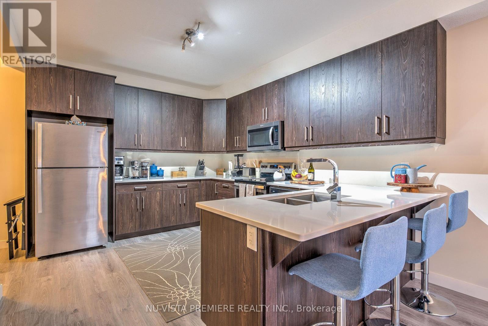 926 Battery Park, London North (North M), Ontario  N6H 5J9 - Photo 15 - X12445037