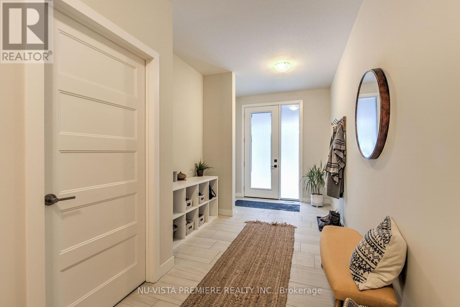 926 Battery Park, London North (North M), Ontario  N6H 5J9 - Photo 5 - X12445037