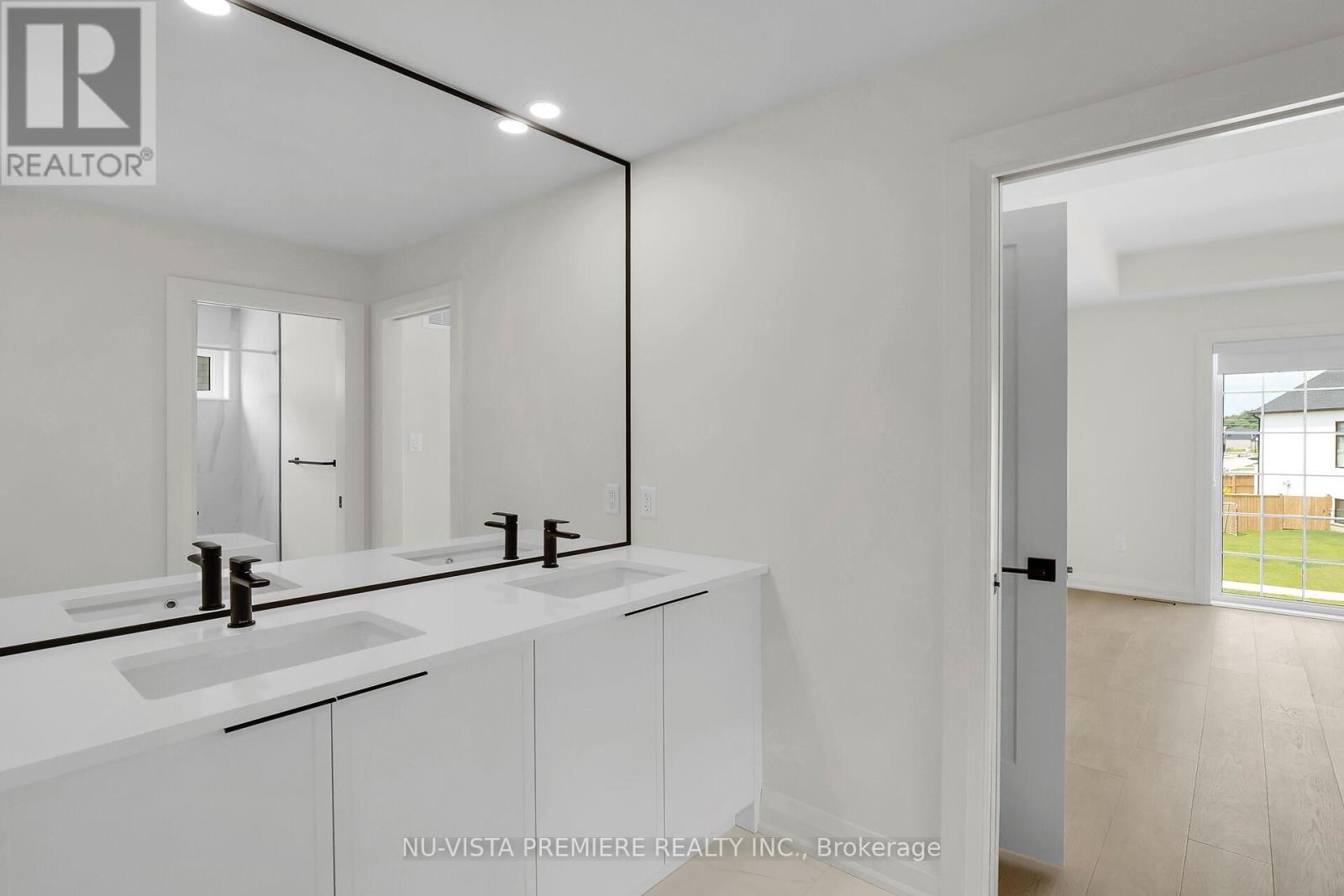 7301 Silver Creek Circle, London South (South V), Ontario  N6P 0G8 - Photo 41 - X12493578