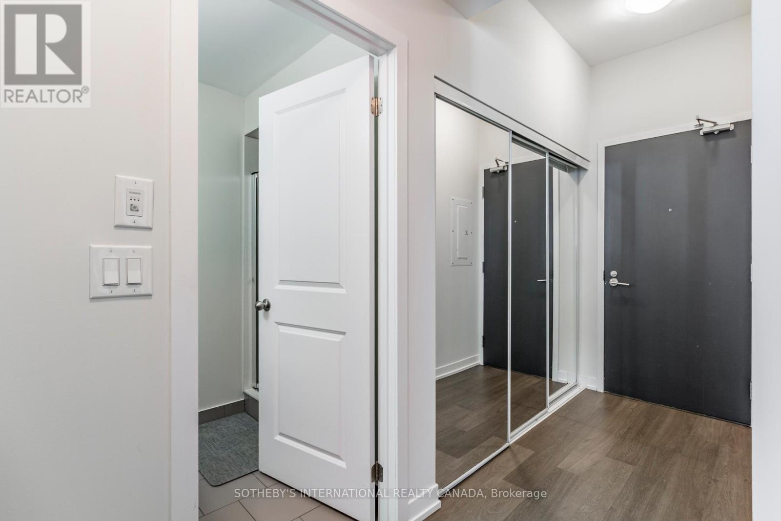 1111 - 105 George Street, Toronto, Ontario  M5A 0L4 - Photo 5 - C12582858