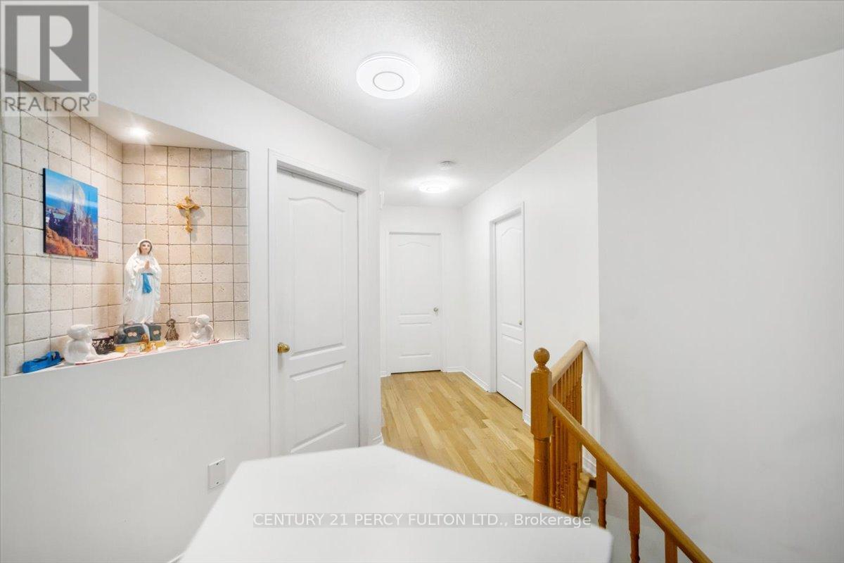 8 Boulderbrook Drive, Toronto, Ontario  M1X 2B9 - Photo 22 - E12582824