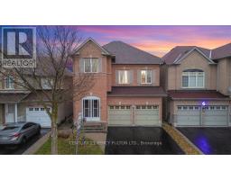 8 BOULDERBROOK DRIVE, Toronto, Ontario