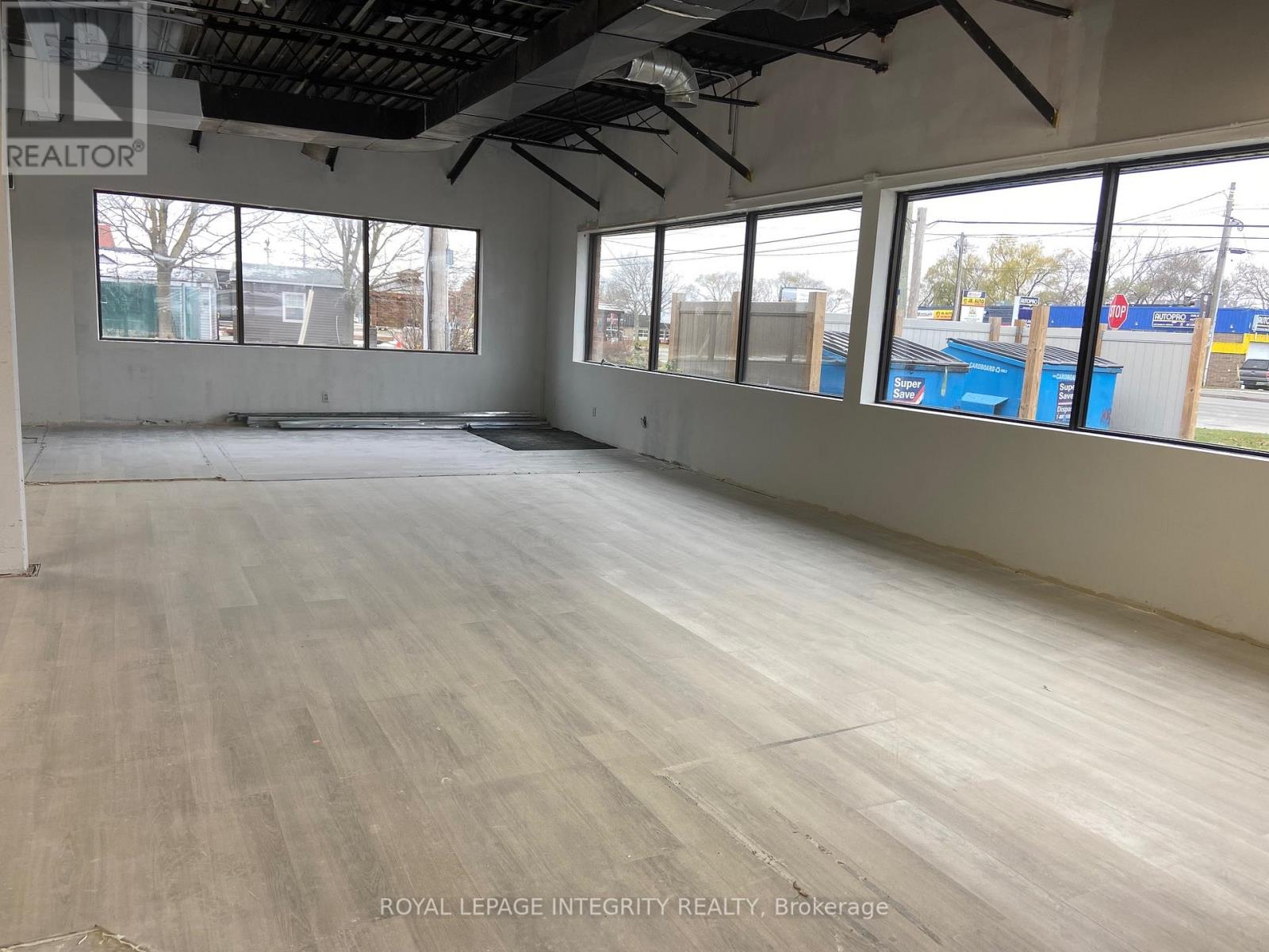 2208 St. Joseph Boulevard, Ottawa, Ontario  K1C 1E8 - Photo 9 - X12433128