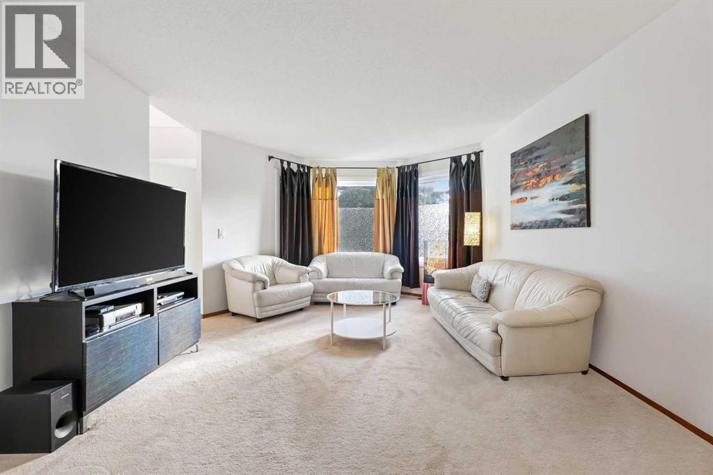 188 Christie Park Hill Sw, Calgary, Alberta  T3H 2V5 - Photo 5 - A2269886