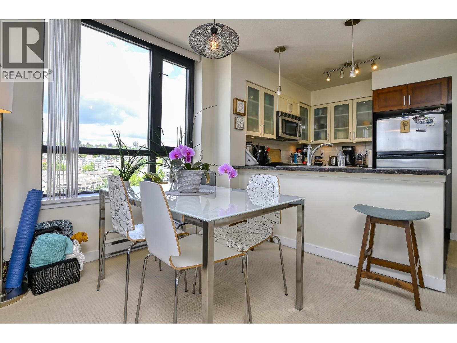 1307 1 Renaissance Square, New Westminster, British Columbia  V3M 0B6 - Photo 8 - R3070375