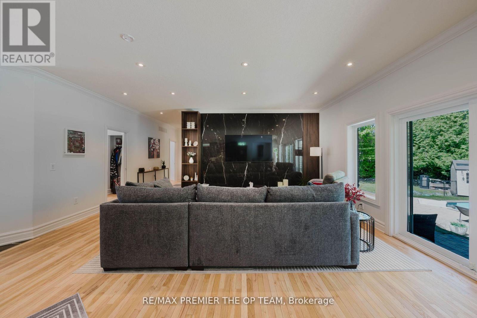 1856 Innisbrook Street, Innisfil, Ontario  L9S 5A3 - Photo 11 - N12582844