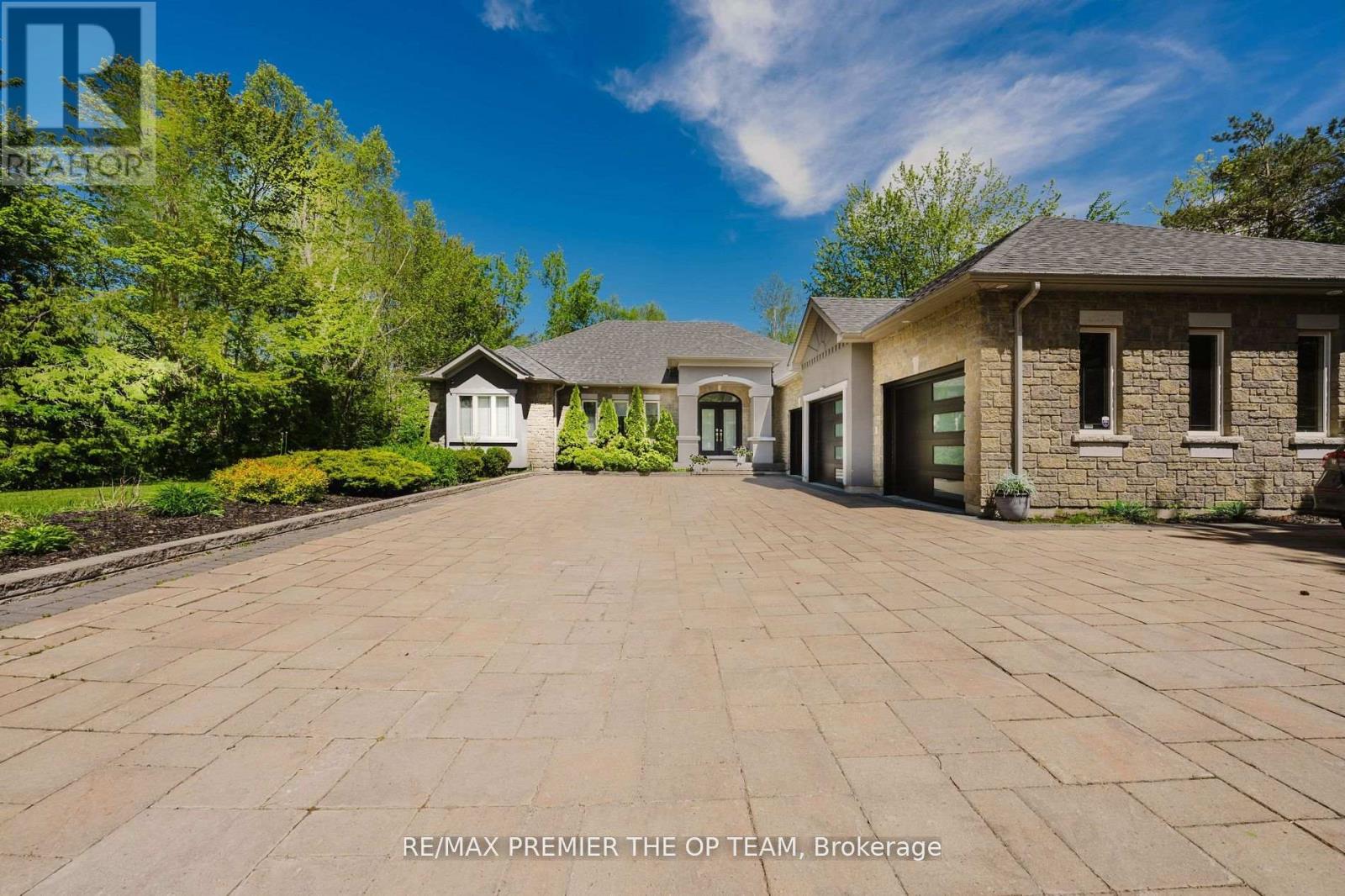 1856 Innisbrook Street, Innisfil, Ontario  L9S 5A3 - Photo 3 - N12582844