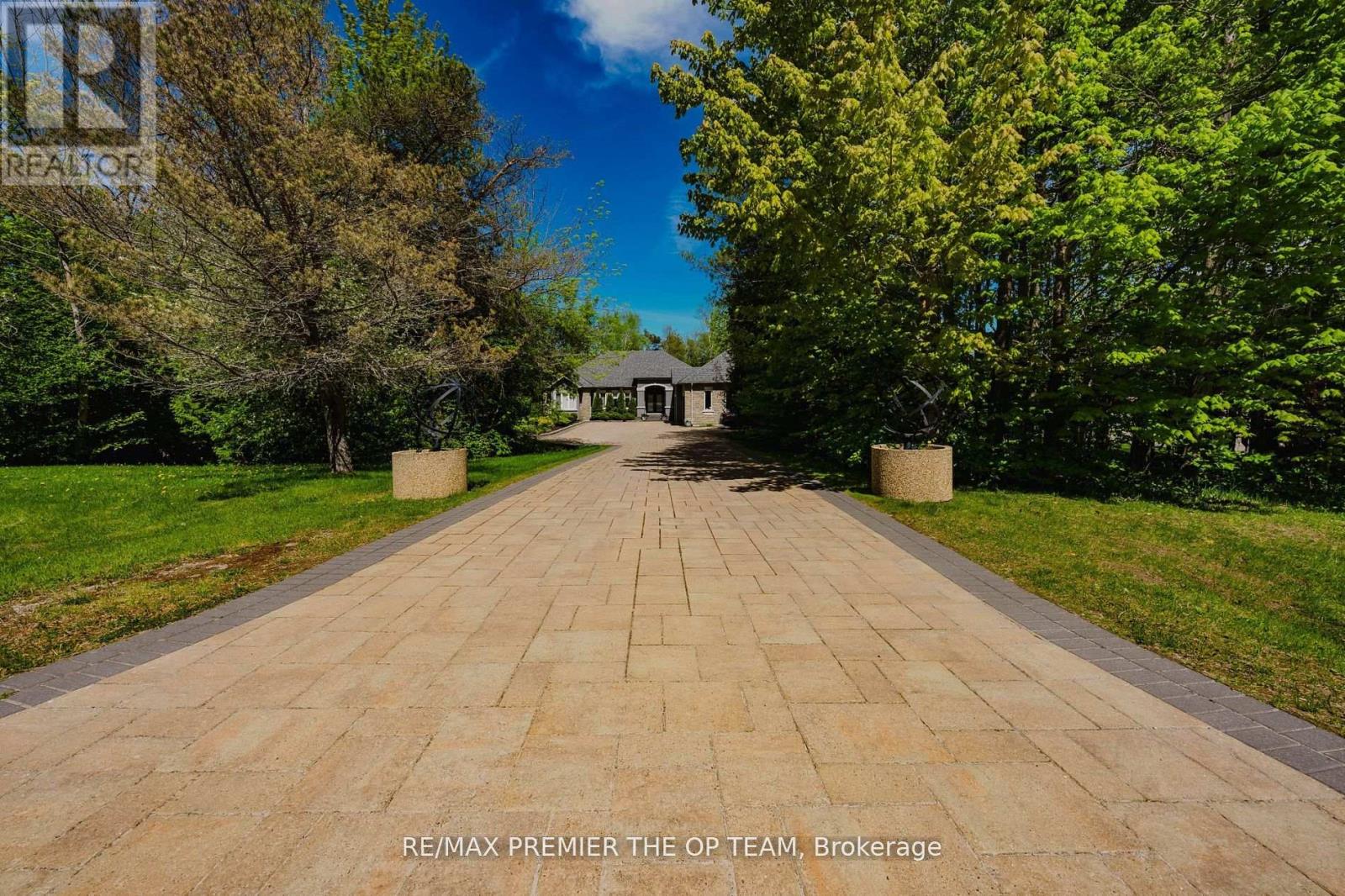 1856 Innisbrook Street, Innisfil, Ontario  L9S 5A3 - Photo 5 - N12582844