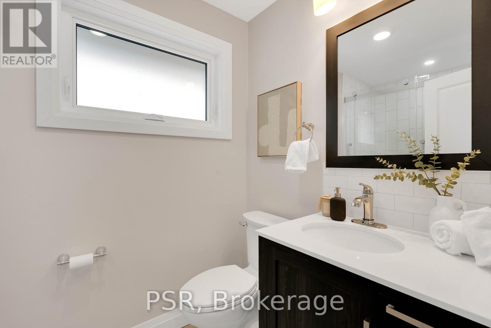 15 Wenderly Drive, Aurora, Ontario  L4G 1V2 - Photo 10 - N12582870