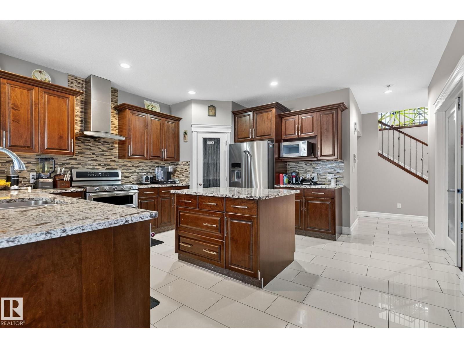 1232 Cunningham Dr Sw, Edmonton, Alberta  T6W 0R4 - Photo 10 - E4466886