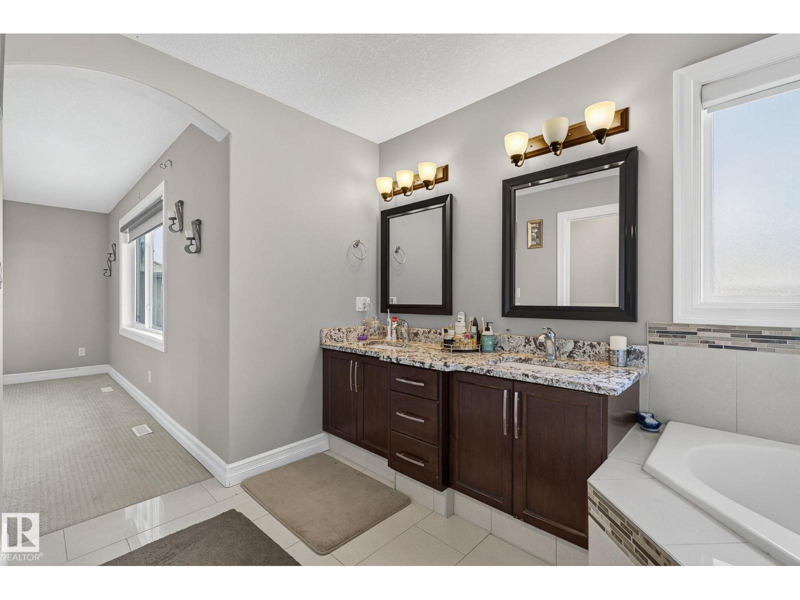 1232 Cunningham Dr Sw, Edmonton, Alberta  T6W 0R4 - Photo 43 - E4466886