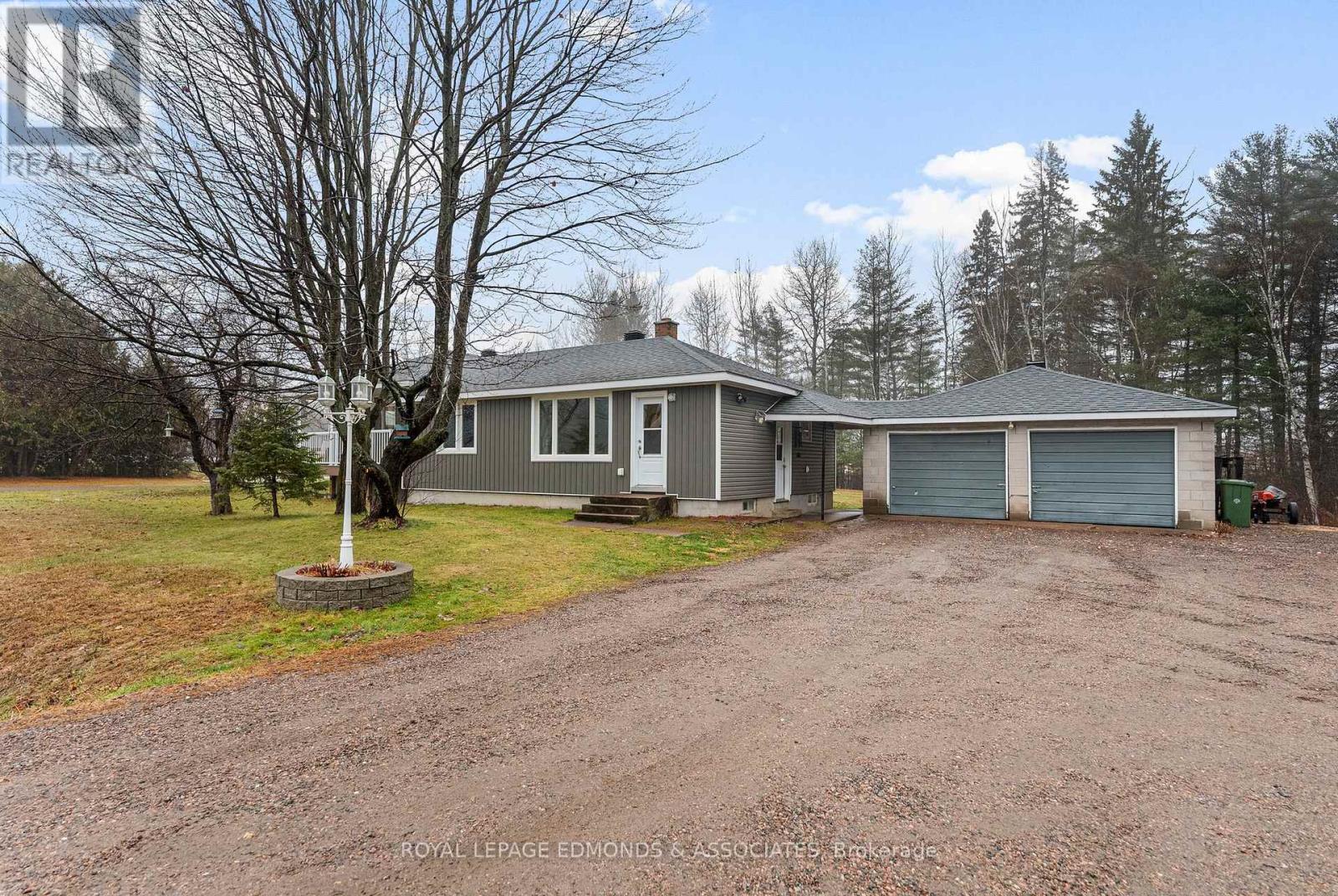 214 Achray Road, Petawawa, Ontario  K8A 6W8 - Photo 1 - X12583008