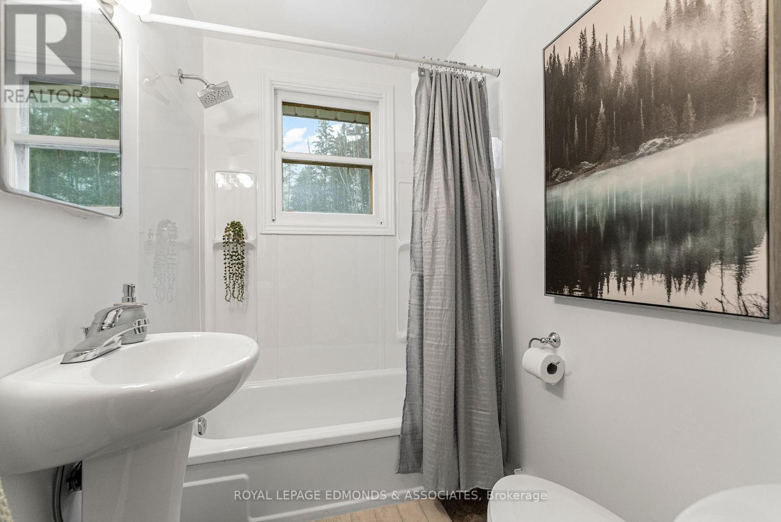 214 Achray Road, Petawawa, Ontario  K8A 6W8 - Photo 12 - X12583008