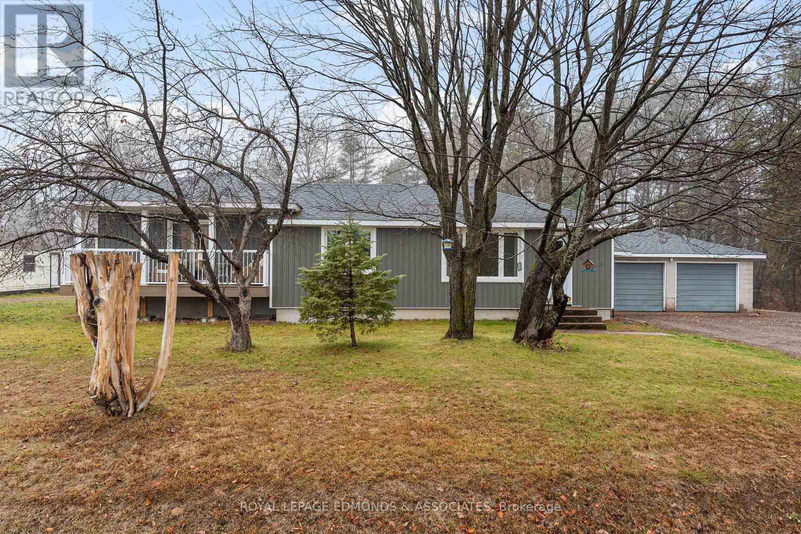 214 Achray Road, Petawawa, Ontario  K8A 6W8 - Photo 2 - X12583008