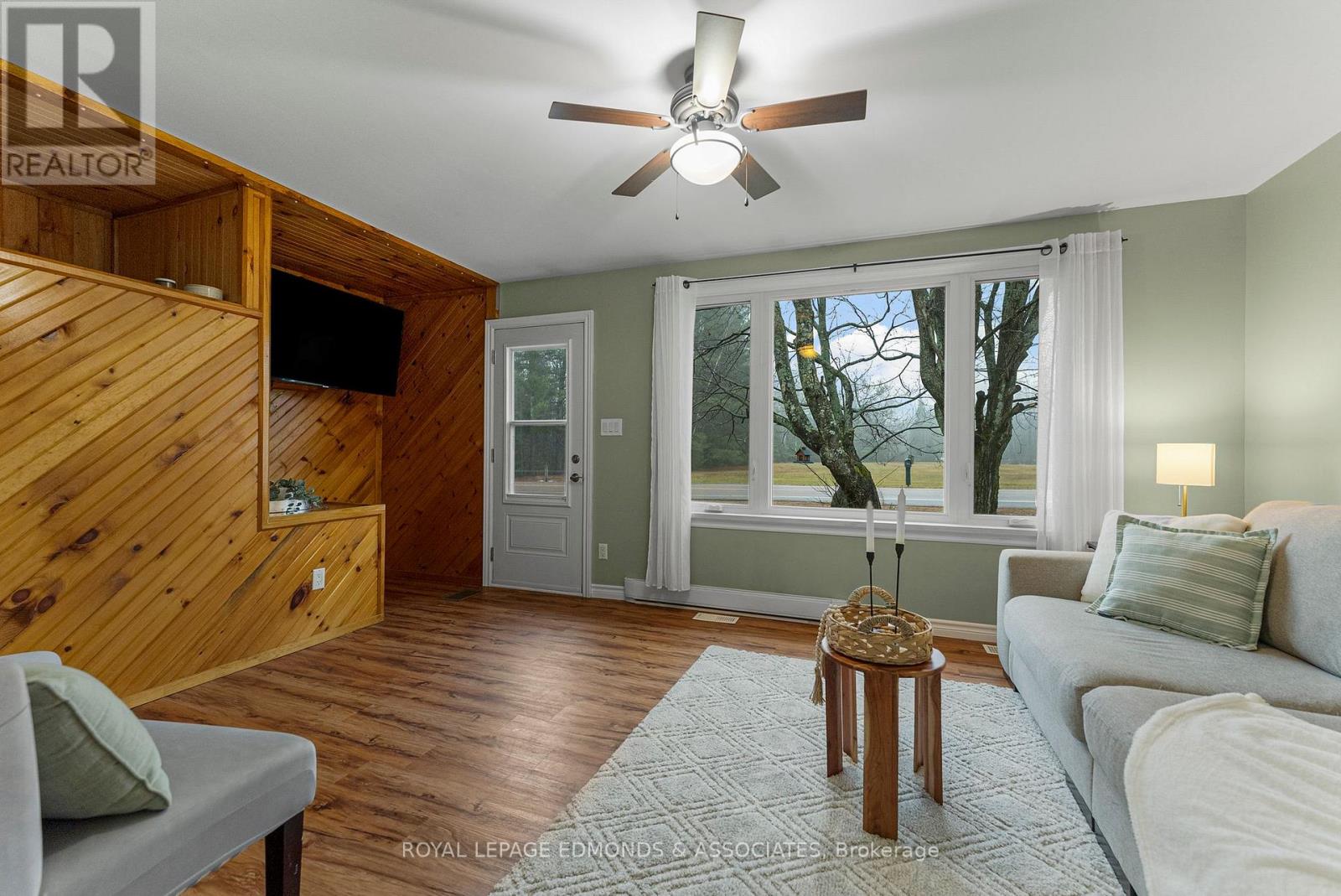 214 Achray Road, Petawawa, Ontario  K8A 6W8 - Photo 4 - X12583008