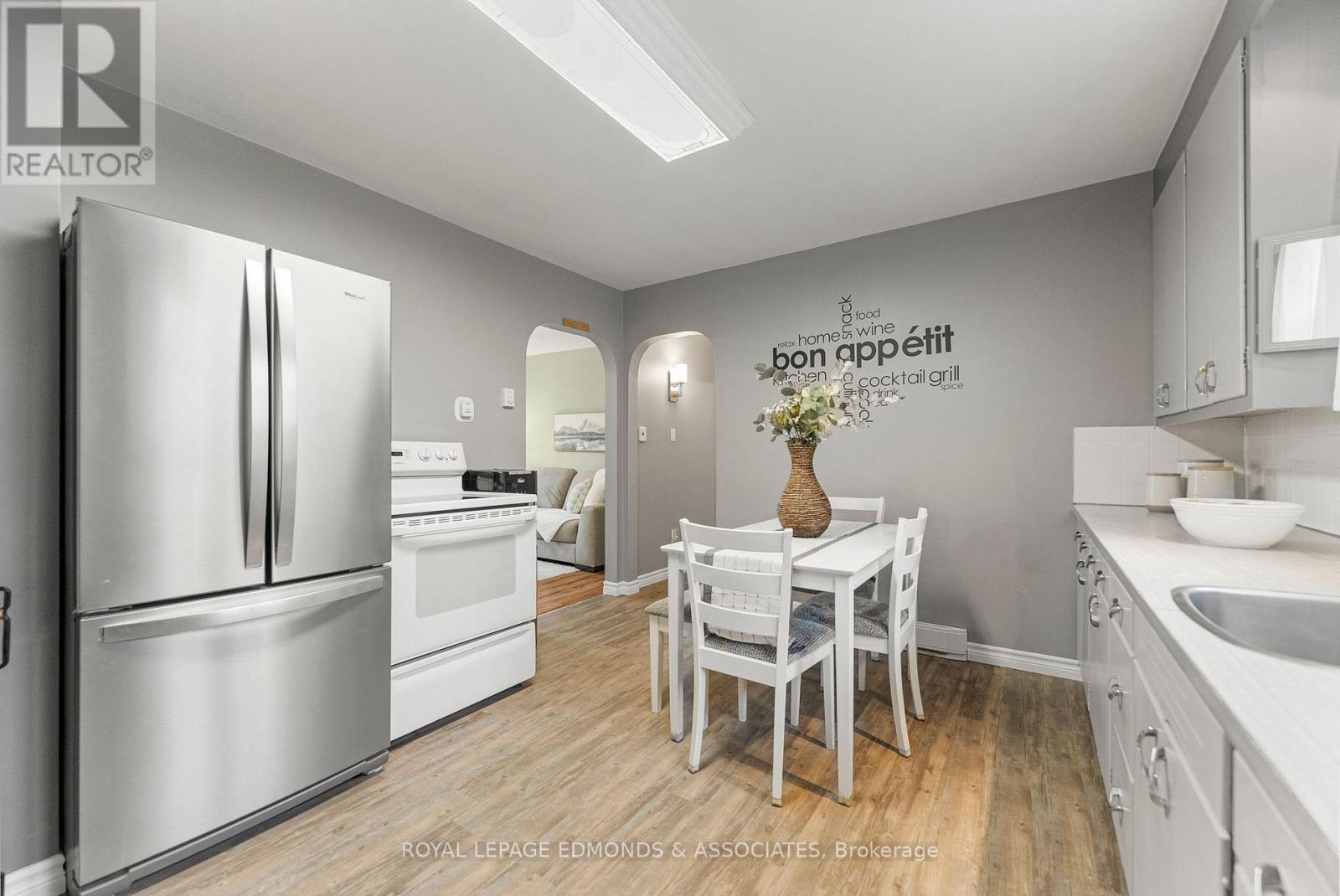 214 Achray Road, Petawawa, Ontario  K8A 6W8 - Photo 9 - X12583008