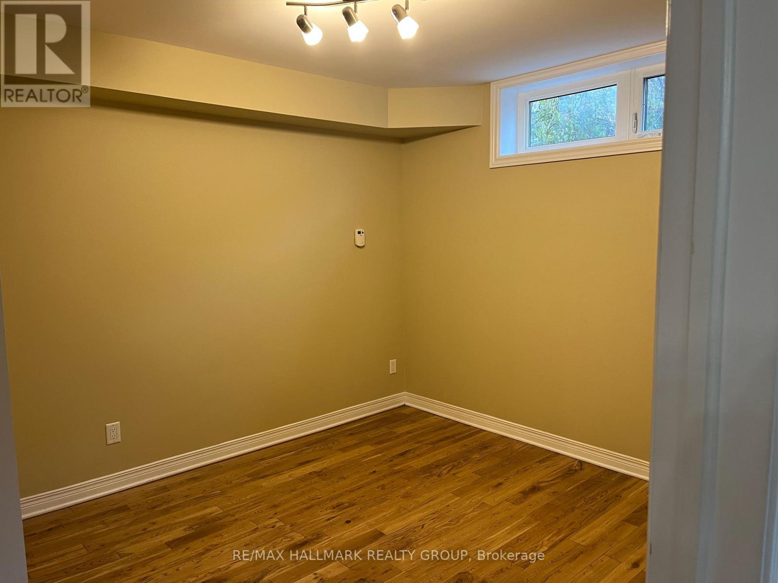 1 - 324 Currell Avenue, Ottawa, Ontario  K1Z 7J6 - Photo 11 - X12583028