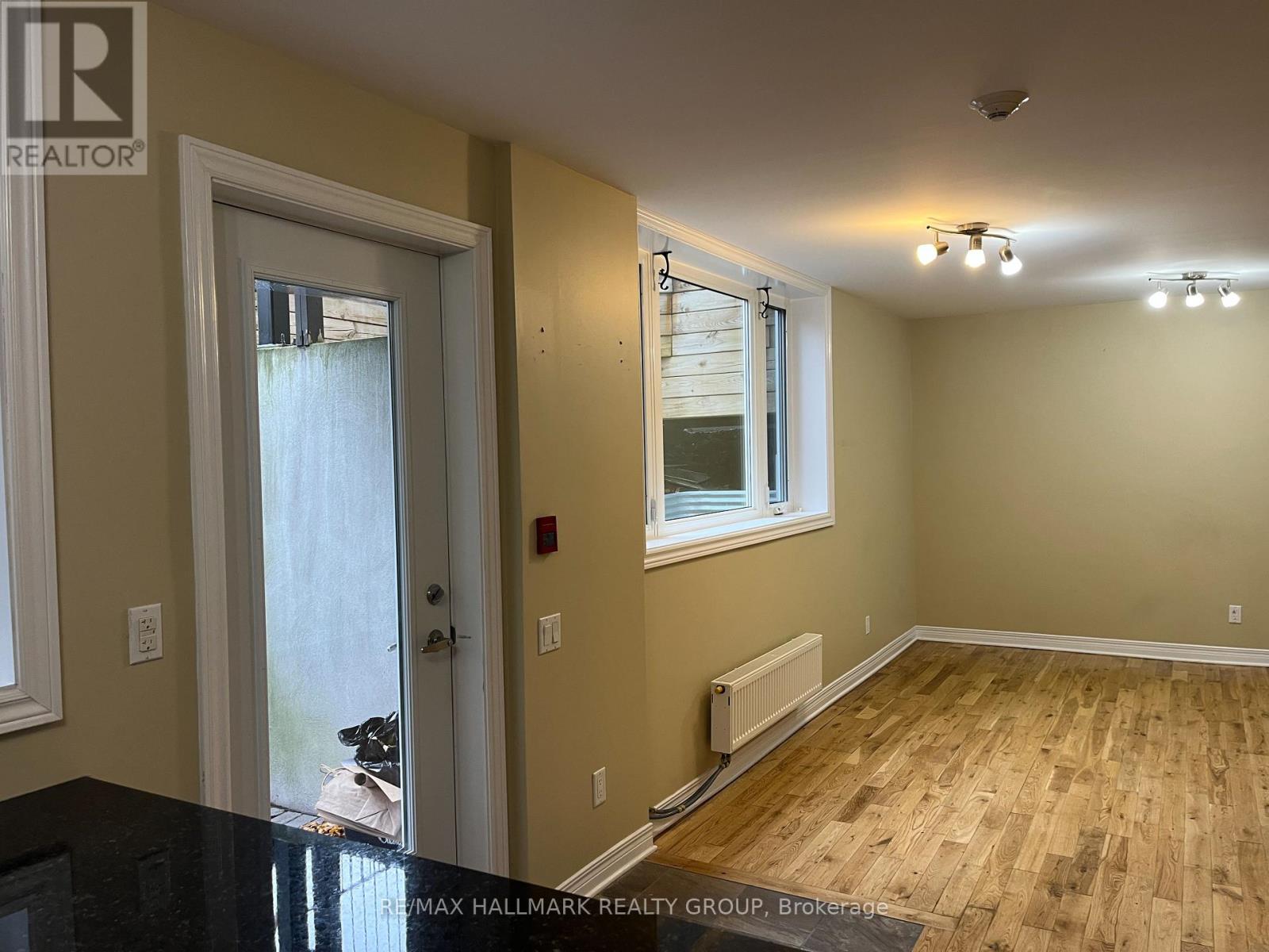 1 - 324 Currell Avenue, Ottawa, Ontario  K1Z 7J6 - Photo 5 - X12583028