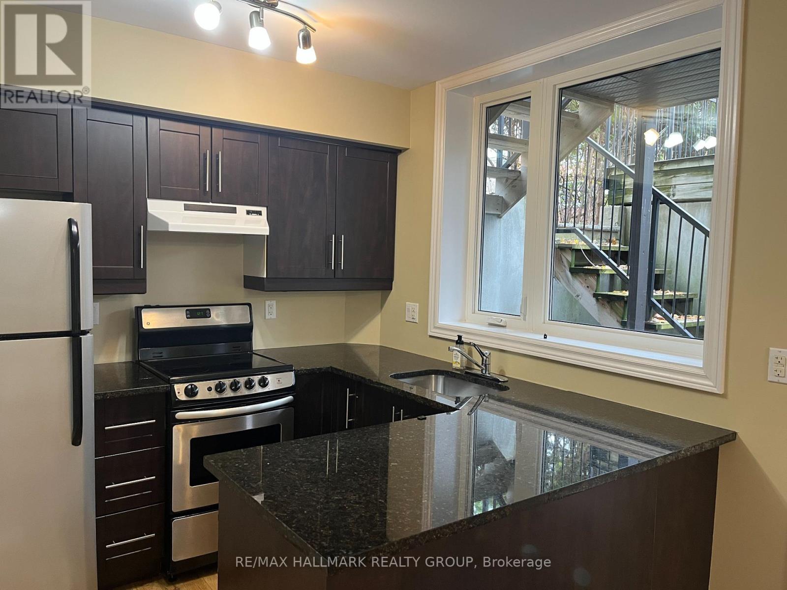 1 - 324 Currell Avenue, Ottawa, Ontario  K1Z 7J6 - Photo 6 - X12583028