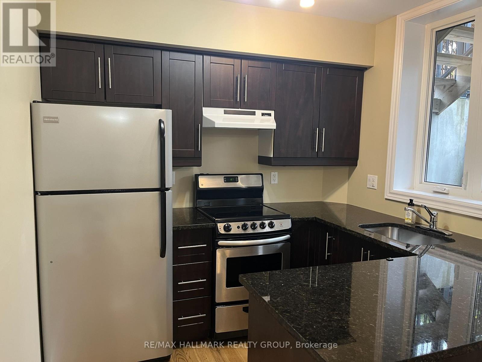 1 - 324 Currell Avenue, Ottawa, Ontario  K1Z 7J6 - Photo 7 - X12583028