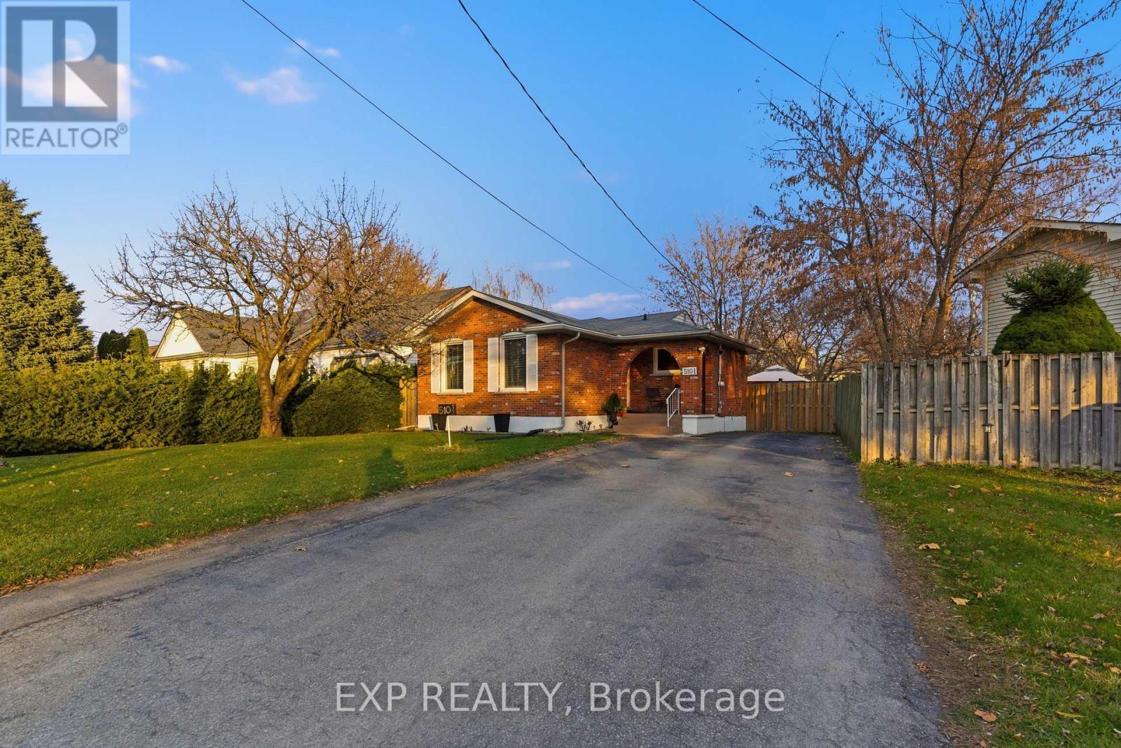 510 1/2 Niagara Street, St. Catharines (Vine/linwell), Ontario  L2M 3P5 - Photo 2 - X12582932