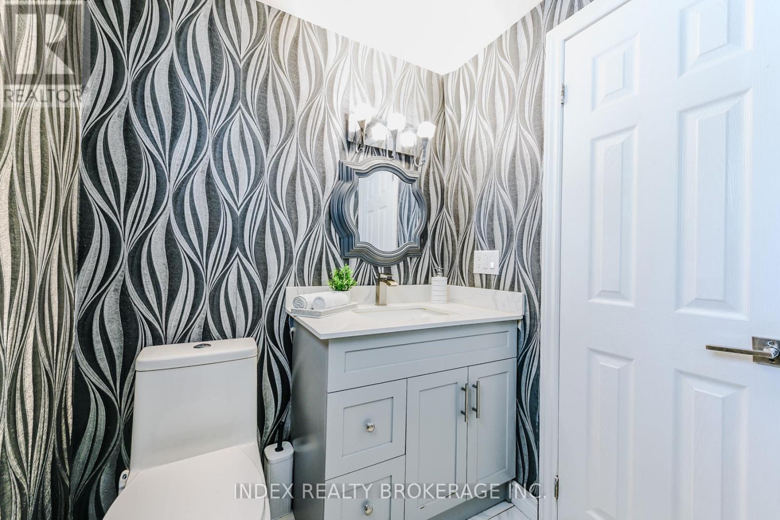 6101 Edenwood Drive, Mississauga, Ontario  L5N 2Y6 - Photo 32 - W12582804