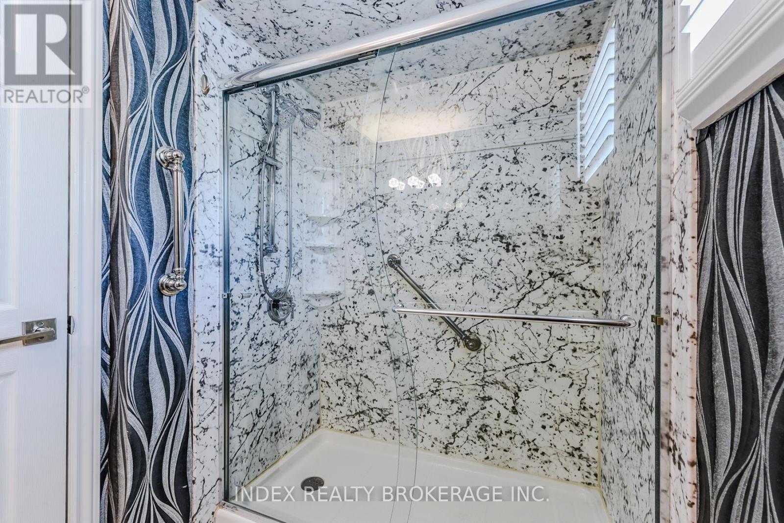 6101 Edenwood Drive, Mississauga, Ontario  L5N 2Y6 - Photo 33 - W12582804