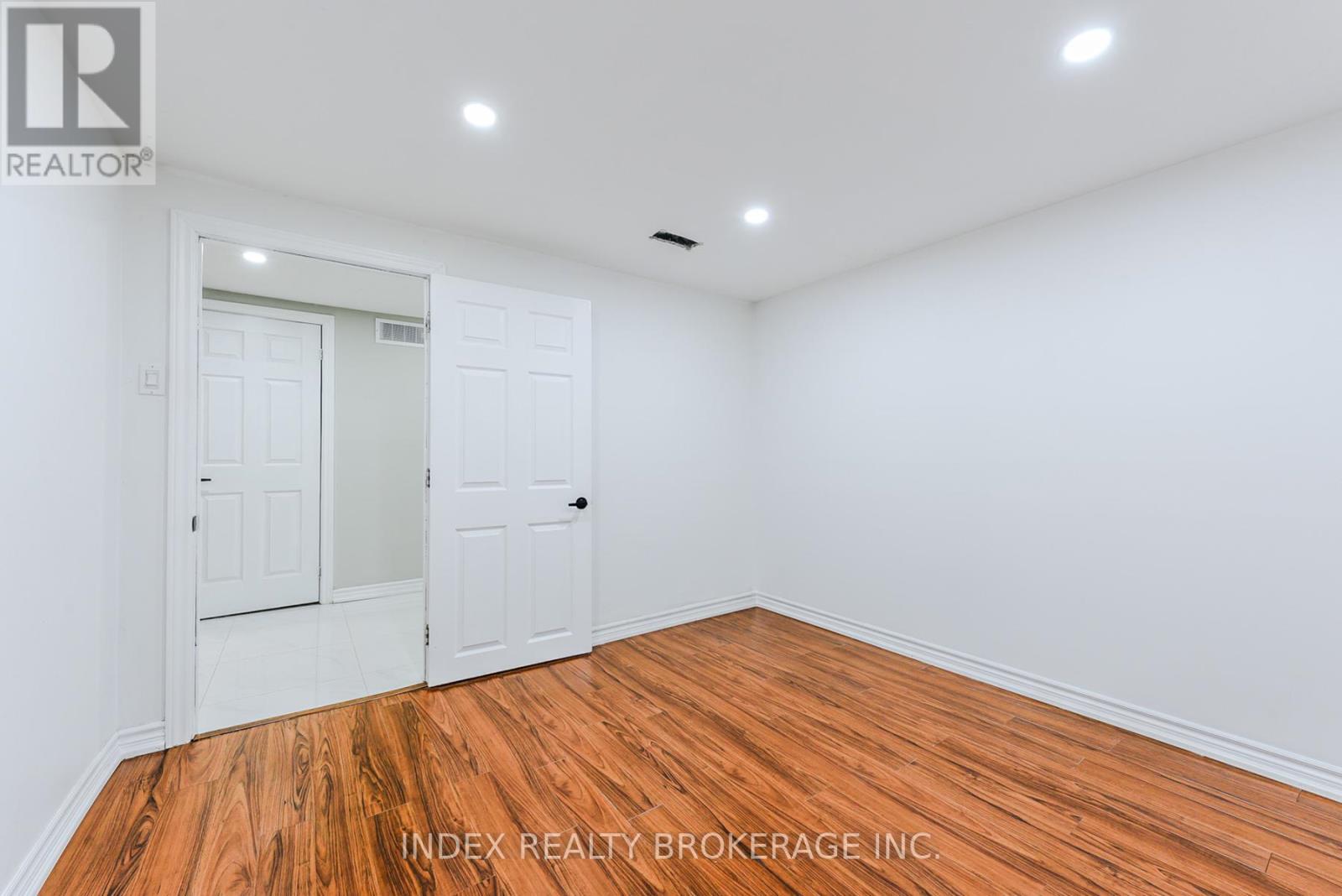 6101 Edenwood Drive, Mississauga, Ontario  L5N 2Y6 - Photo 39 - W12582804