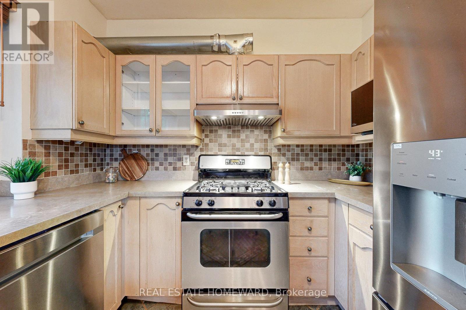 1150 Kipling Avenue, Toronto, Ontario  M9B 3M6 - Photo 16 - W12582822