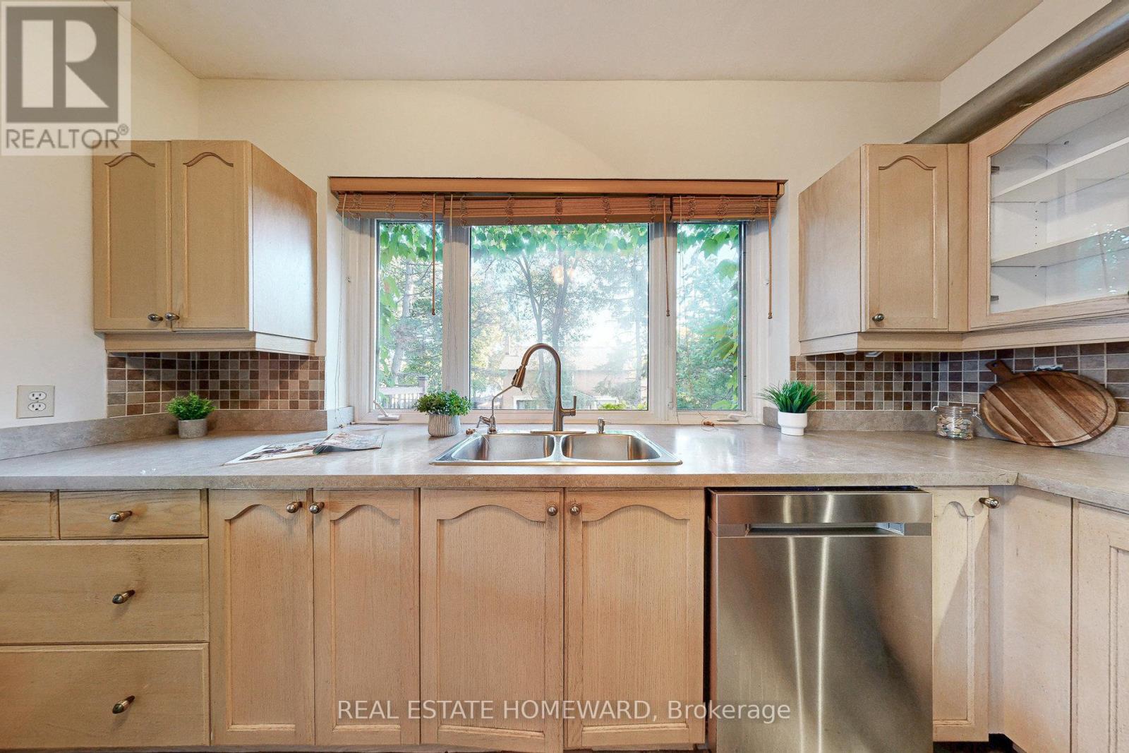 1150 Kipling Avenue, Toronto, Ontario  M9B 3M6 - Photo 17 - W12582822