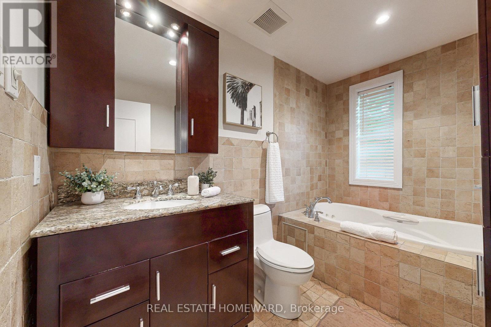 1150 Kipling Avenue, Toronto, Ontario  M9B 3M6 - Photo 19 - W12582822