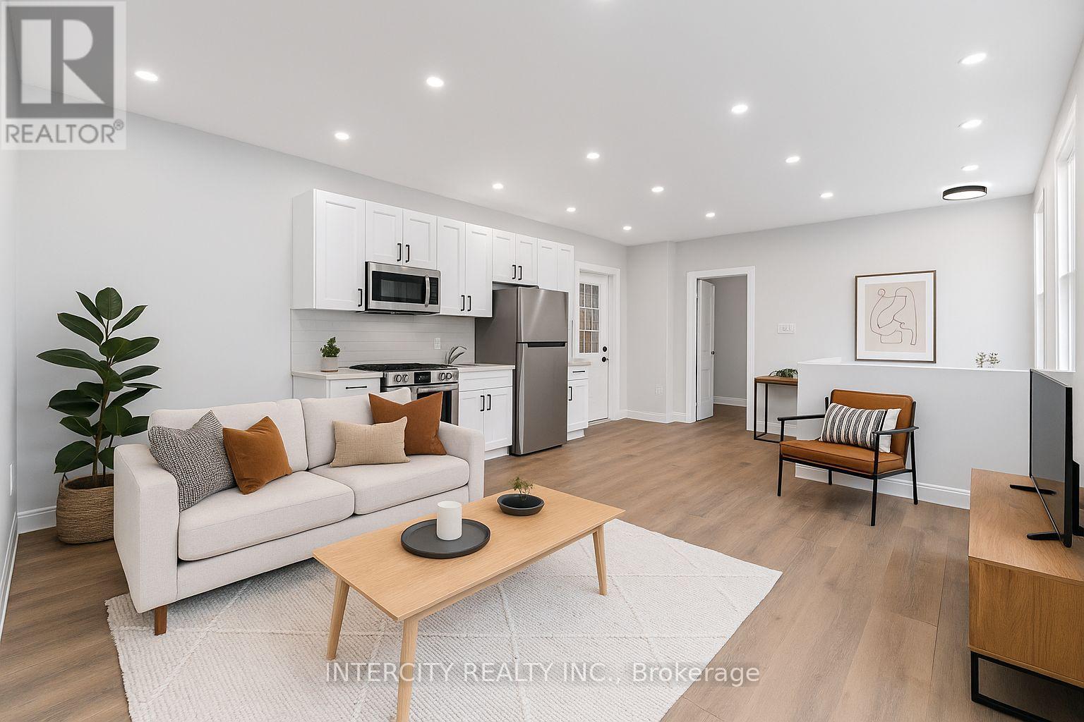 68 Greendale Avenue, Toronto, Ontario M6N 4P6 - Photo 10 - W12406078