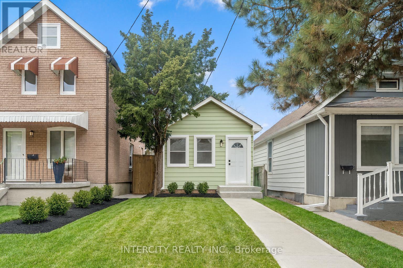 68 GREENDALE AVENUE, Toronto, Ontario