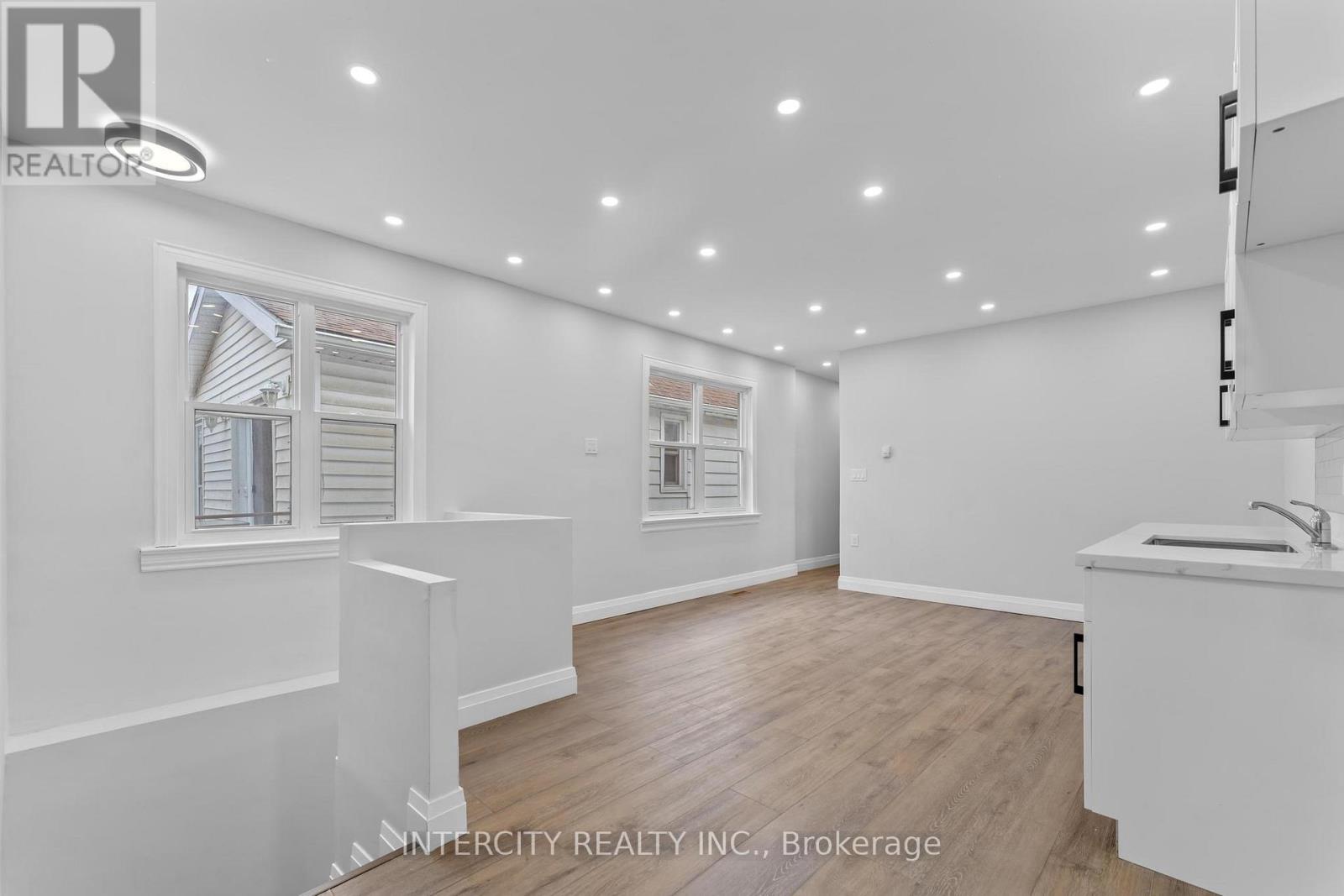 68 Greendale Avenue, Toronto, Ontario M6N 4P6 - Photo 12 - W12406078