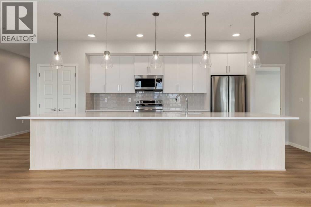 Calgary Apartment for sale:  2 bedroom 1,093 sq.ft. (Listed 2025-08-30)