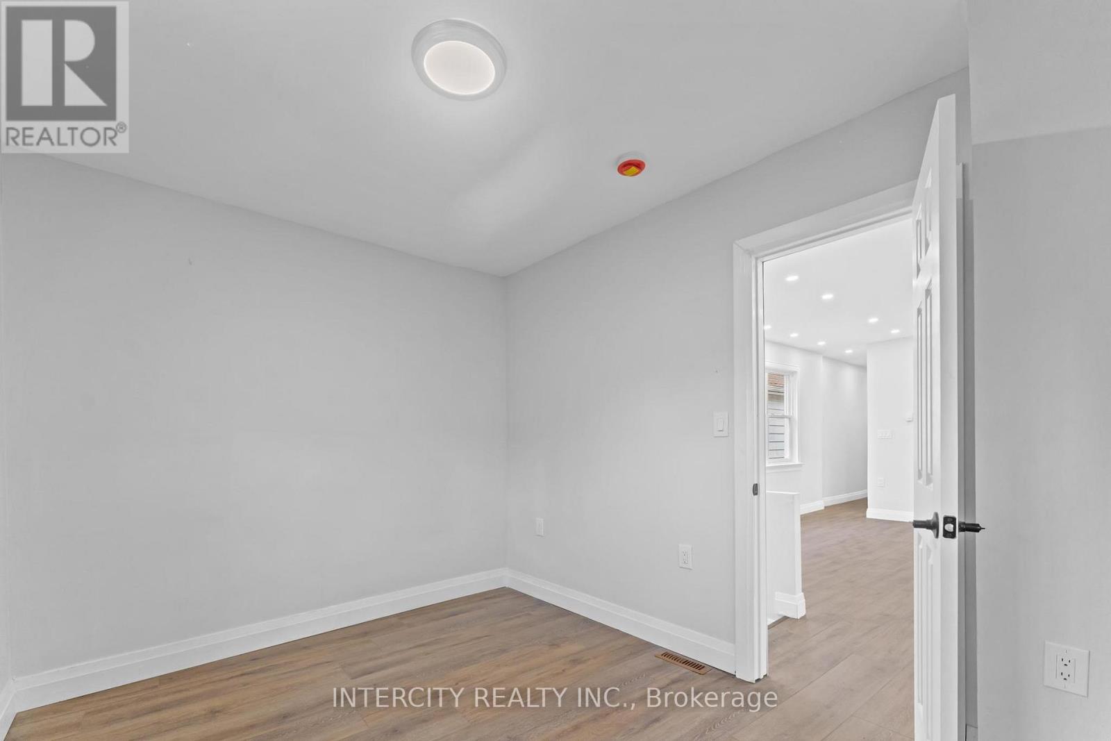 68 Greendale Avenue, Toronto, Ontario M6N 4P6 - Photo 14 - W12406078