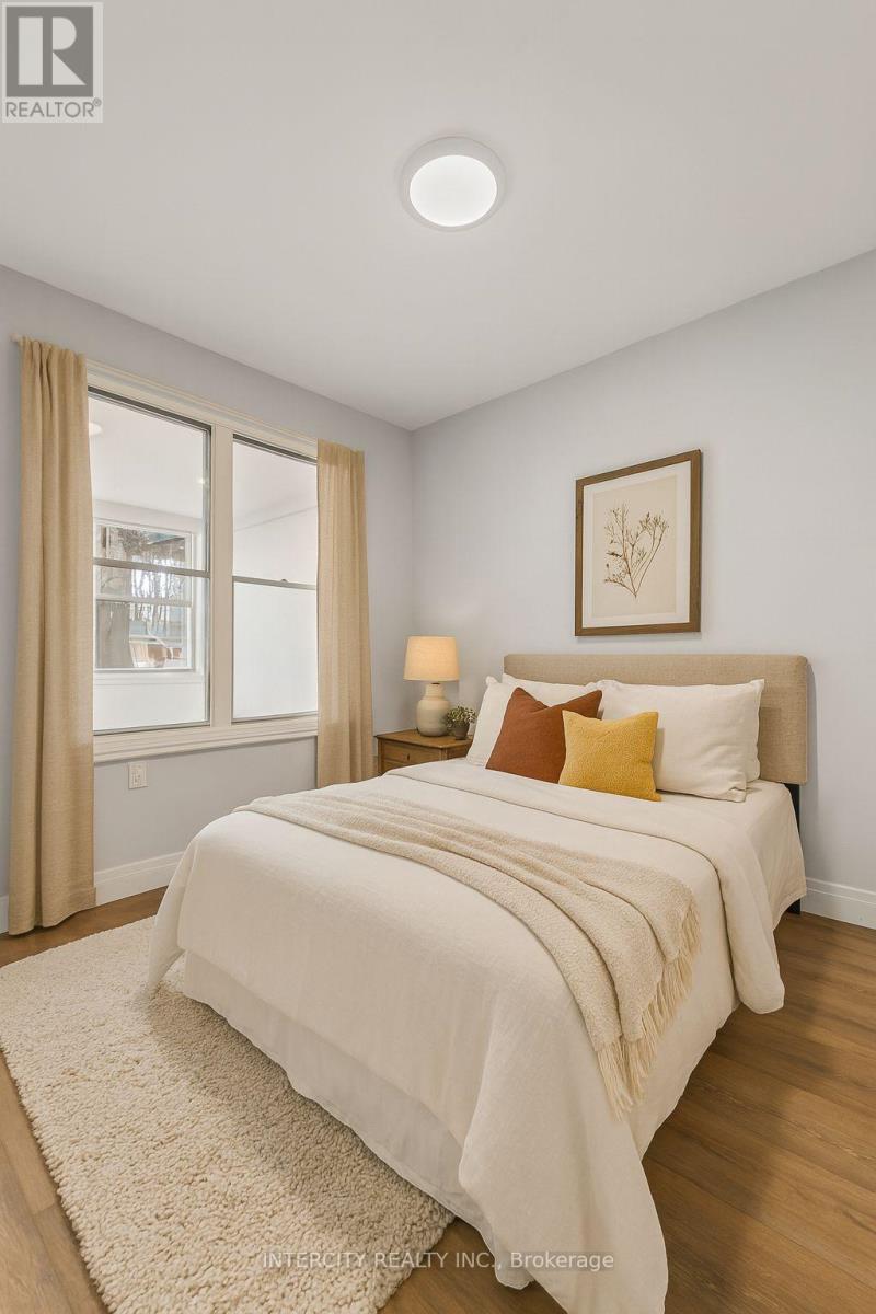 68 Greendale Avenue, Toronto, Ontario M6N 4P6 - Photo 8 - W12406078