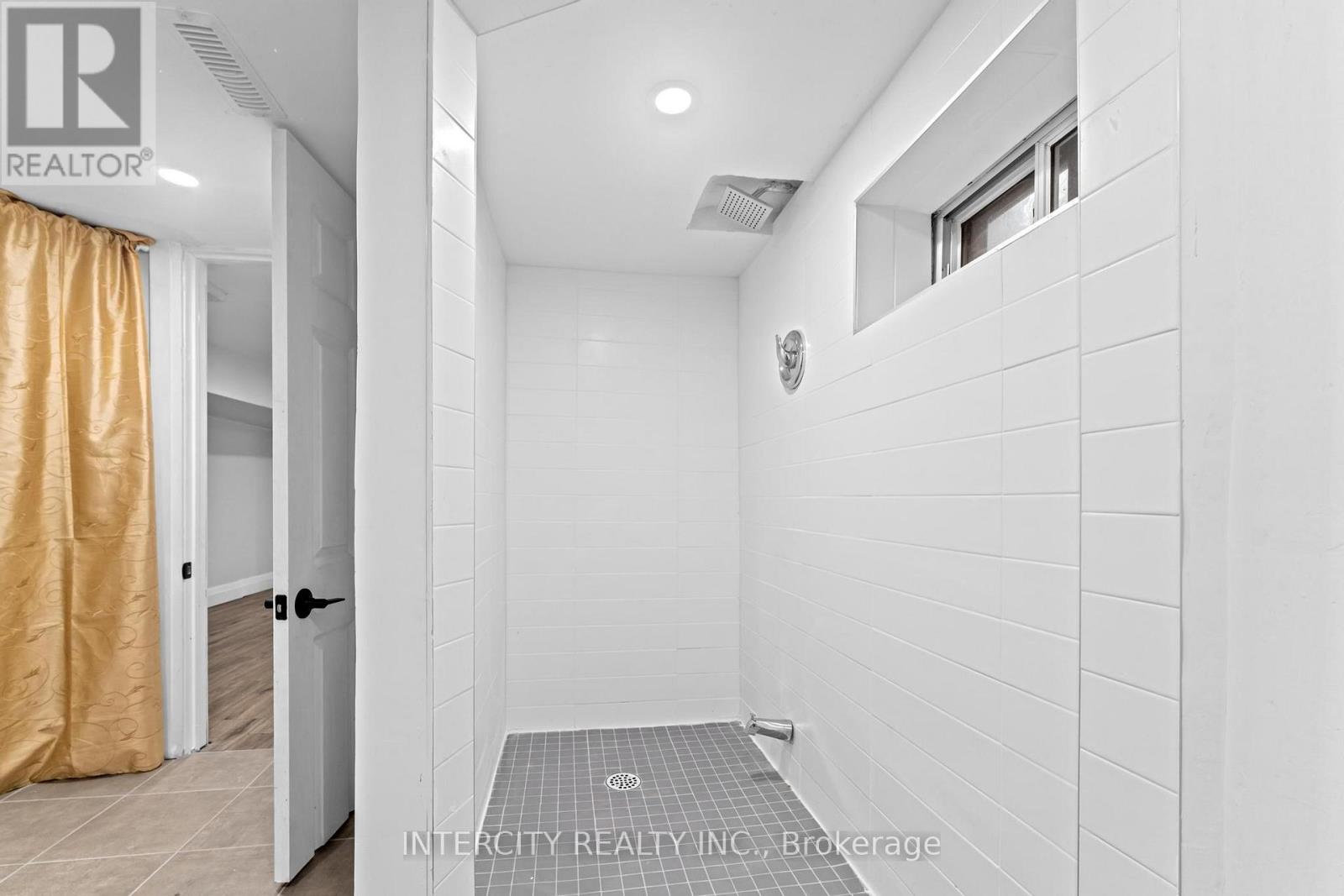 68 Greendale Avenue, Toronto, Ontario M6N 4P6 - Photo 22 - W12406078