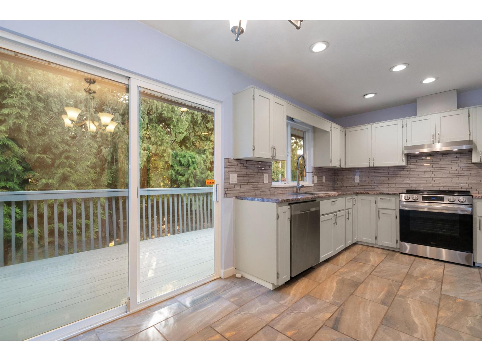 5610 Janis Street, Sardis South, Chilliwack, British Columbia  V2R 3K3 - Photo 11 - R3070576