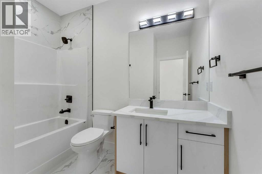 18 South Shore Road, Chestermere, Alberta  T1X 2Y4 - Photo 31 - A2268570