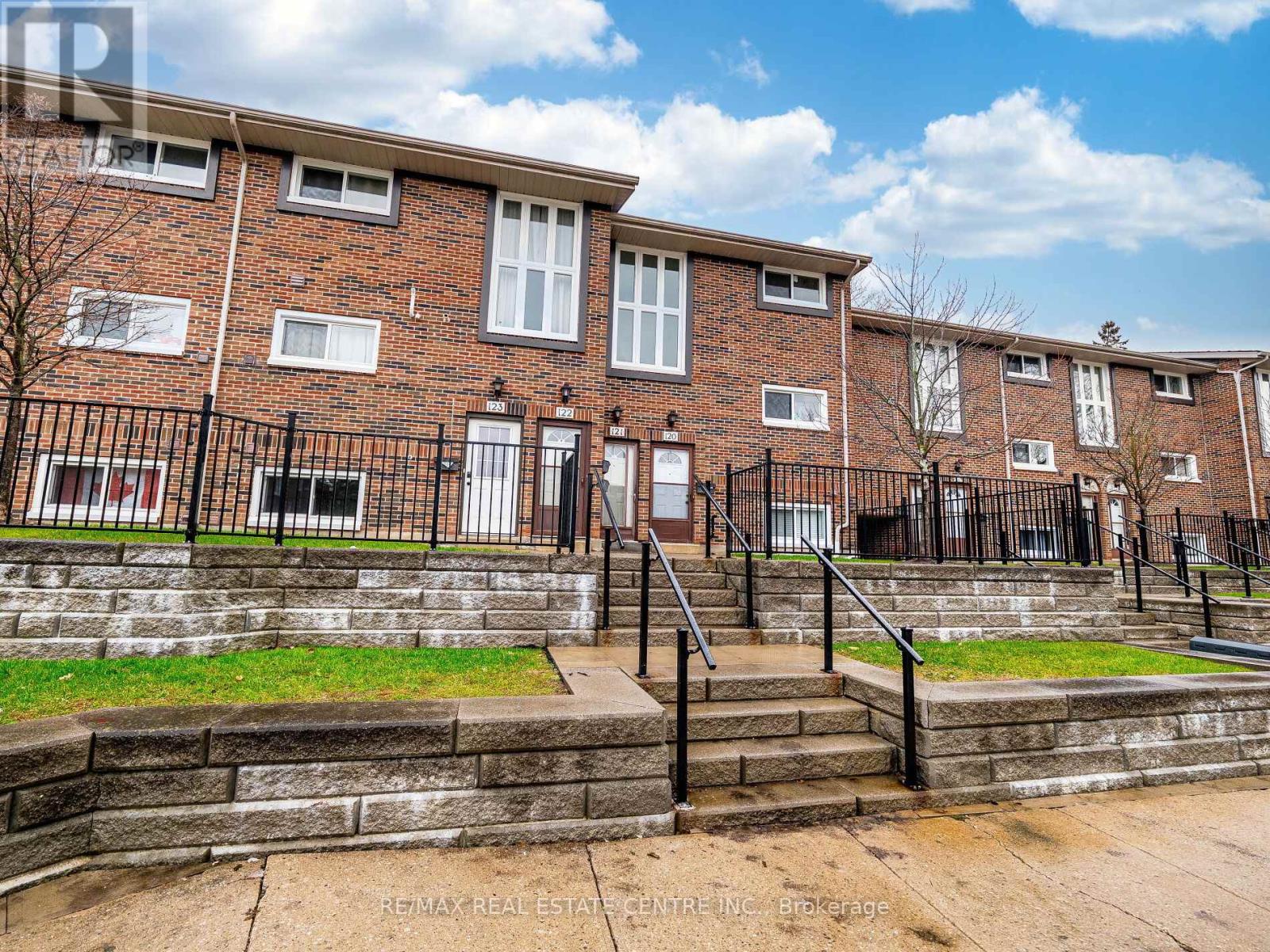 121 - 49 Rhonda Road, Guelph, Ontario  N1H 7A4 - Photo 2 - X12582798